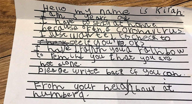 Menina manda carta a vizinho de 93 anos para saber se ele está bem