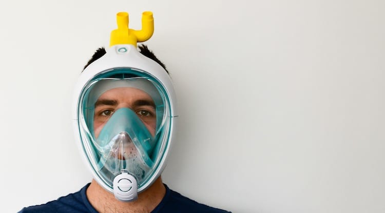Engenheiros transformam máscaras de mergulho em equipamentos que salvam vidas