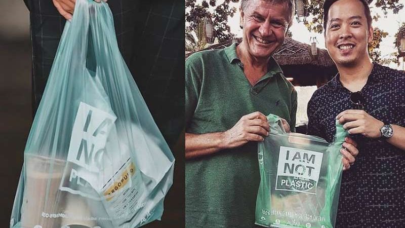 Biólogo cria sacola que cai no mar e vira comida para peixes