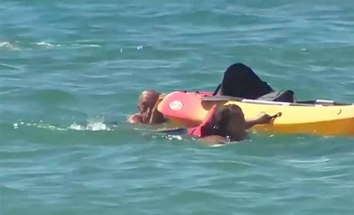 Presidente de Portugal resgata duas jovens de afogamento