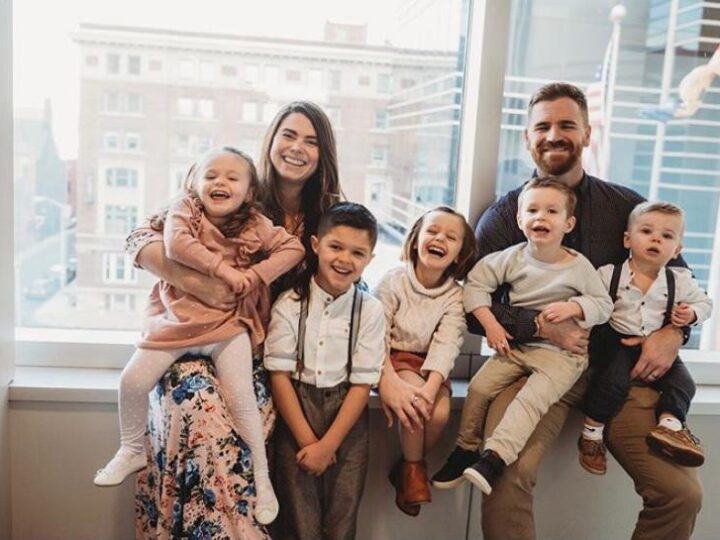 A incrível história do casal que teve 9 filhos em três anos
