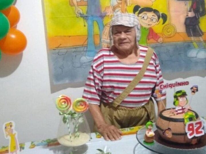 Vovô de 92 anos realiza sonho de festa de aniversário com o tema “Chaves” e viraliza na web