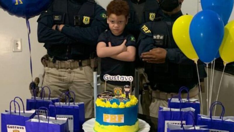 Menino fã da PRF ganha festa de aniversário de 4 anos com a presença de policiais em Picos