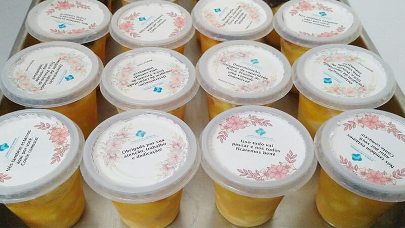 Governo do CE distribui sobremesas com mensagens de incentivo para equipes da Covid-19