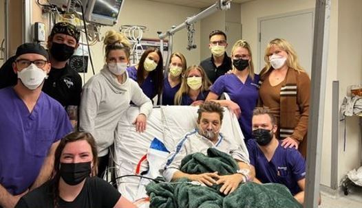 Jeremy Renner comemora aniversário no hospital e agradece equipe da UTI por “jornada”