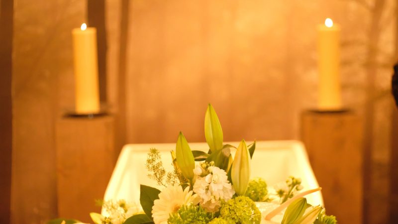 Mulher de 82 anos é encontrada viva em funerária de Nova York horas após ser declarada morta, diz polícia